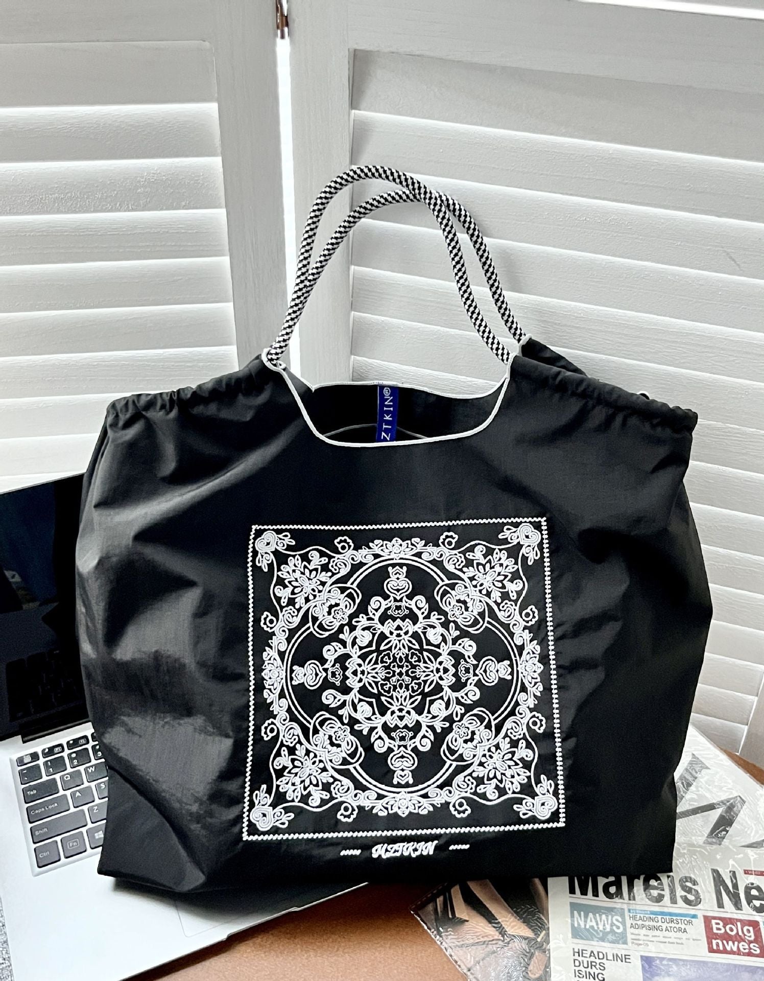 Ball & Chain Embroidery Waterproof Folding Eco-friendly Bag Shopping Bag,Black Series